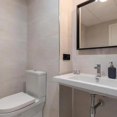 Stunning Apartment In Estepona With 2 Bedrooms Estepona