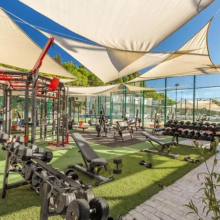 Stunning Apartment In Estepona With 2 Bedrooms Apartament
